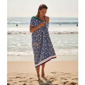 Plážová osuška JET SET GRAPHIC MODRÁ, geometrický vzor, froté, 90x170cm