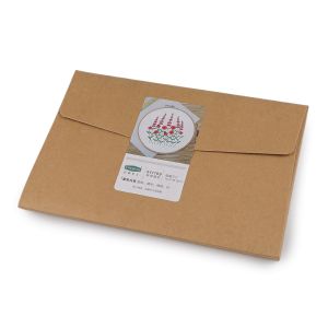 Vyšívací dárková sada s předtištěným motivem 940151/8, červené květy (předtisk, jehly a příze), 15x22cm