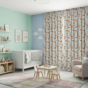 Zatemňovací / termoizolační závěs dětský, blackout 10127-3, barevní motýlci na bílé, šířka 150cm (látka v metráži)